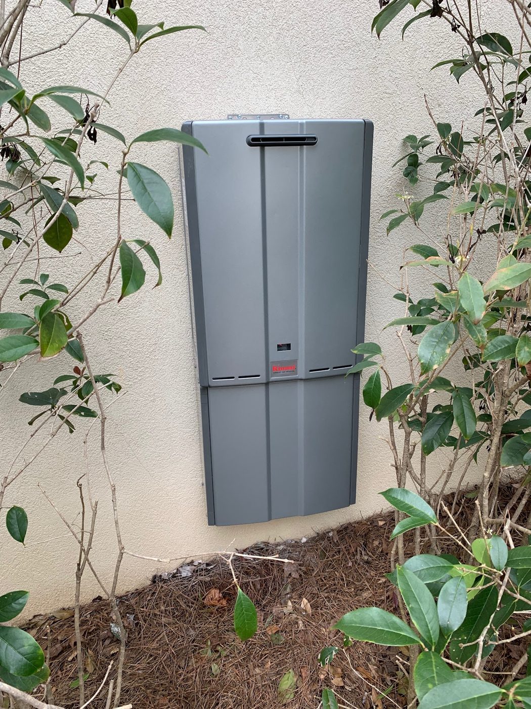 Outdoor tankless installation